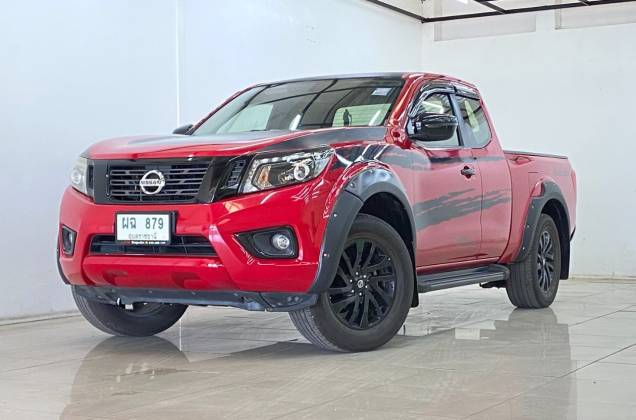 NP300 Navara King Cab 2.5 E Calibre Black Edition MT*