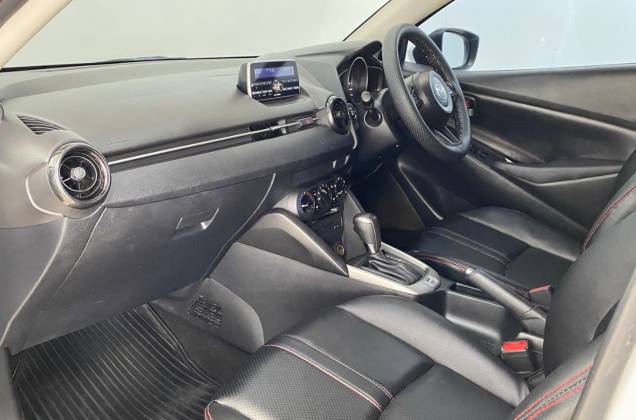 2 1.3 Skyactiv Sports High  (MY17) AT* - ภาพย่อที่ 16