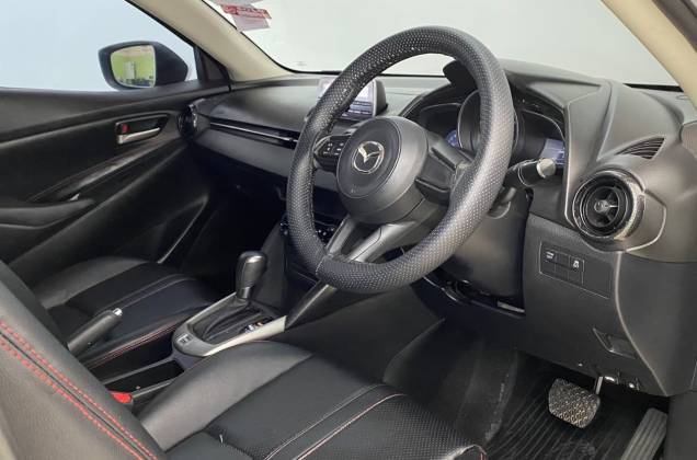 2 1.3 Skyactiv Sports High  (MY17) AT* - ภาพย่อที่ 14