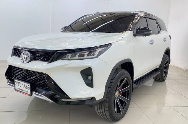 Fortuner 2.4 Legender Black Top (MY20) AT* - ภาพย่อที่ 14