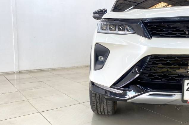 Fortuner 2.4 Legender Black Top (MY20) AT* - ภาพย่อที่ 16