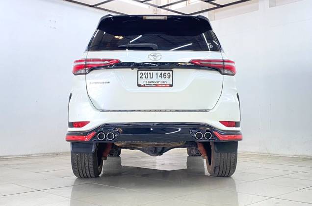 Fortuner 2.4 Legender Black Top (MY20) AT* - ภาพย่อที่ 20