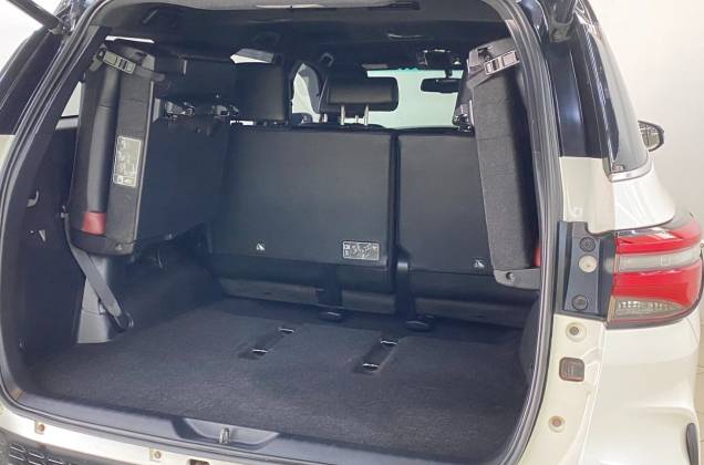 Fortuner 2.4 Legender Black Top (MY20) AT* - ภาพย่อที่ 22