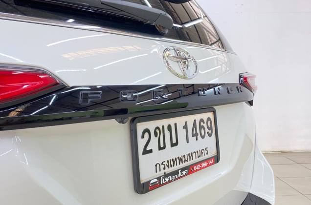 Fortuner 2.4 Legender Black Top (MY20) AT* - ภาพย่อที่ 21