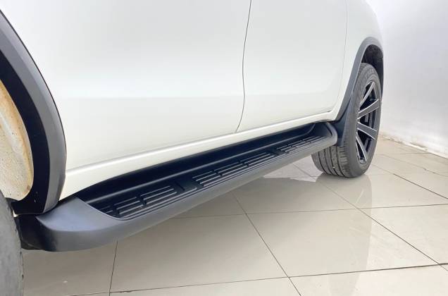 Fortuner 2.4 Legender Black Top (MY20) AT* - ภาพย่อที่ 25