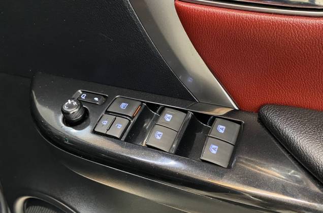 Fortuner 2.4 Legender Black Top (MY20) AT* - ภาพย่อที่ 30