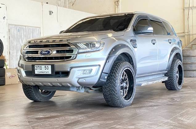 Everest 2.2 Titanium+ (MY15) AT*