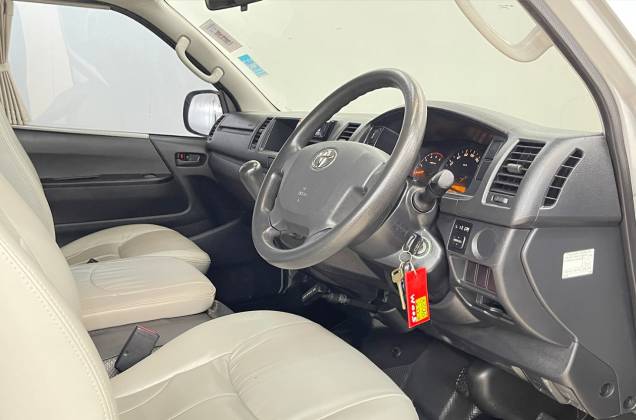 Commuter D4D 3.0 (HRF) (MY14) (TRC) (VSC) MT* - ภาพย่อที่ 15