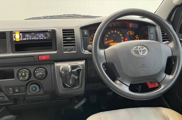 Commuter D4D 3.0 (HRF) (MY14) (TRC) (VSC) MT* - ภาพย่อที่ 16