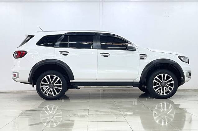 Everest 2.0 Bi-Turbo Titanium+ 4WD (MY18) AT* - ภาพย่อที่ 6