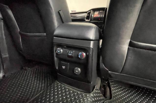 Everest 2.0 Bi-Turbo Titanium+ 4WD (MY18) AT* - ภาพย่อที่ 28