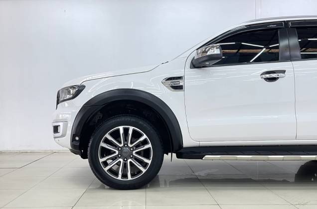 Everest 2.0 Bi-Turbo Titanium+ 4WD (MY18) AT* - ภาพย่อที่ 34