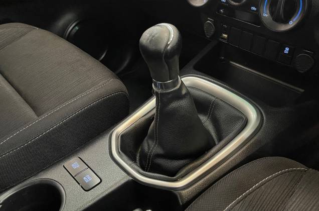 Hilux Revo Smart Cab 2.4 Mid Prerunner (MY20) MT* - ภาพย่อที่ 27