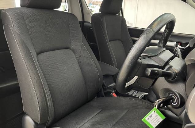 Hilux Revo Smart Cab 2.4 Mid Prerunner (MY20) MT* - ภาพย่อที่ 30