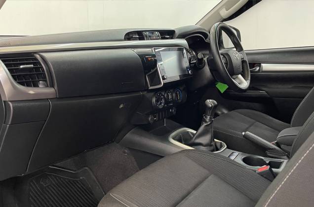 Hilux Revo Smart Cab 2.4 Mid Prerunner (MY20) MT* - ภาพย่อที่ 31