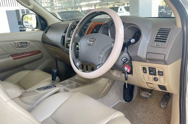 Fortuner 2.7 V 2WD (MNC) (LPG) AT* - ภาพย่อที่ 14