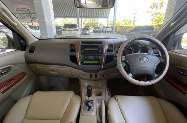 Fortuner 2.7 V 2WD (MNC) (LPG) AT* - ภาพย่อที่ 17