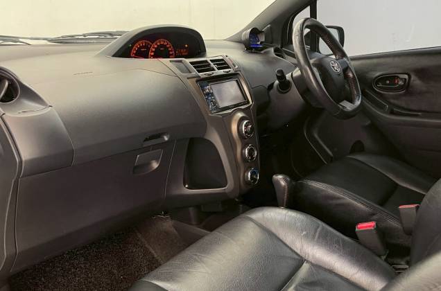 Yaris 1.5 RS AT* - ภาพย่อที่ 16