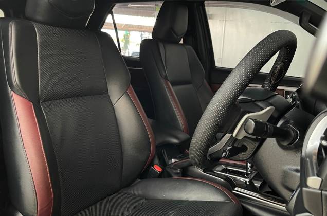 Fortuner 2.4 Legender Black Top 4WD (MY20) AT* - ภาพย่อที่ 24