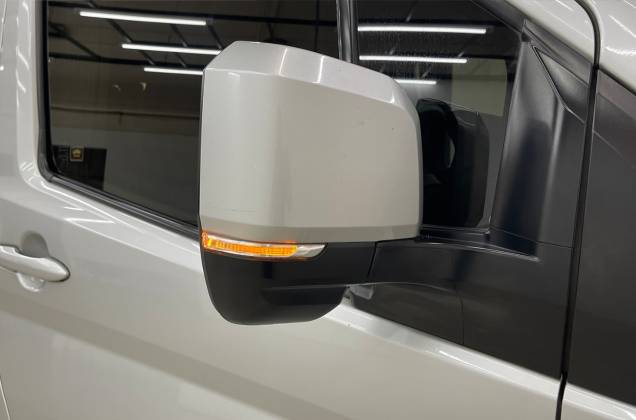 Commuter 2.8 Diesel (MY19) - ภาพย่อที่ 16