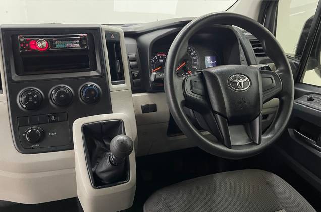 Commuter 2.8 Diesel (MY19) - ภาพย่อที่ 28