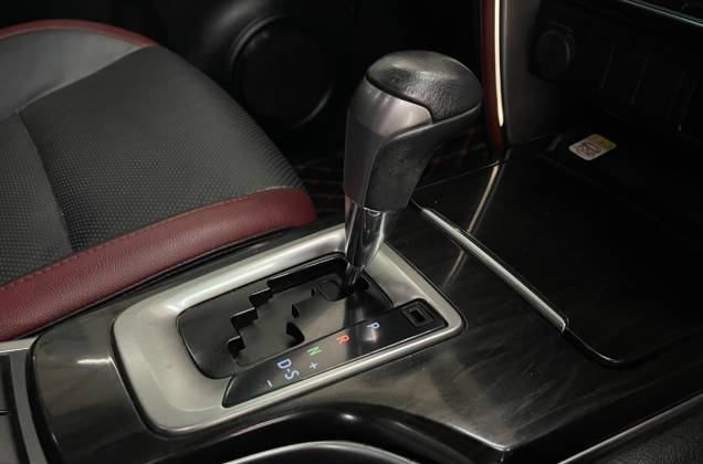 Fortuner 2.4 Legender Black Top (MY20) AT* - ภาพย่อที่ 30