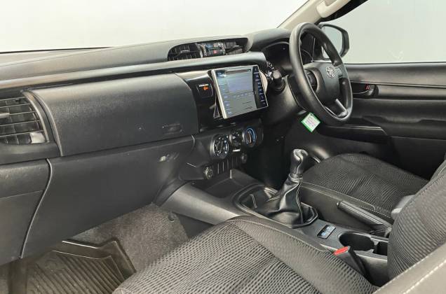 Hilux Revo Smart Cab 2.4 J Plus Prerunner (MY18) MT  - ภาพย่อที่ 28