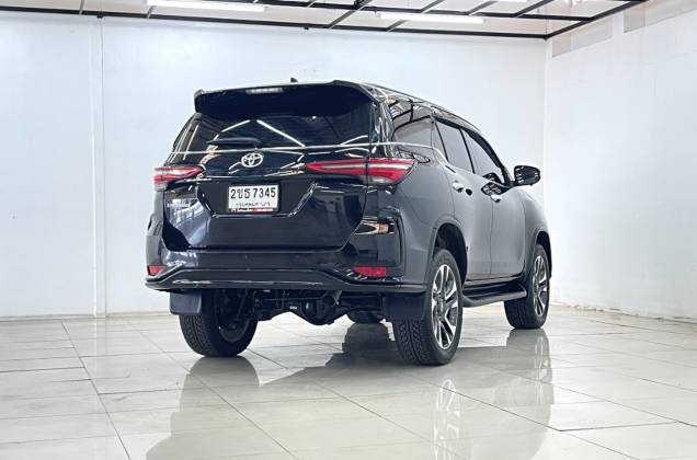 Fortuner 2.4 Legender (MY20) AT - ภาพย่อที่ 6