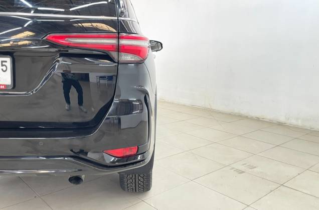 Fortuner 2.4 Legender (MY20) AT - ภาพย่อที่ 19