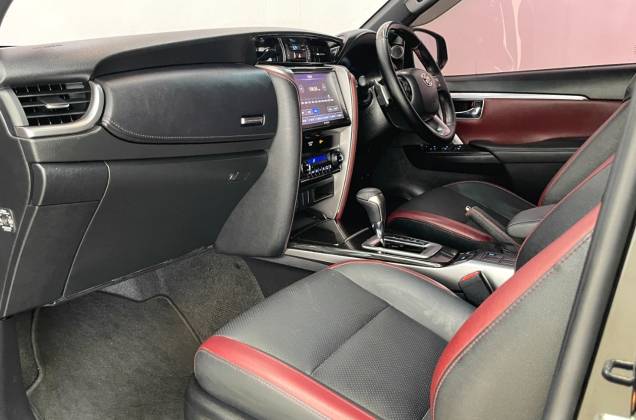 Fortuner 2.4 Legender (MY20) AT - ภาพย่อที่ 33