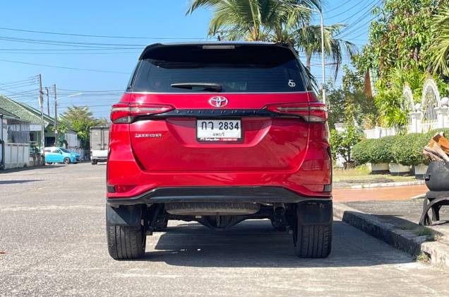 Fortuner 2.4 Legender Black Top (MY20) AT* - ภาพย่อที่ 7