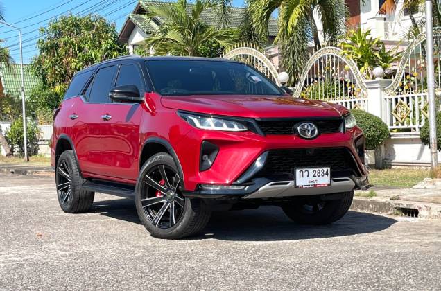 Fortuner 2.4 Legender Black Top (MY20) AT* - ภาพย่อที่ 5