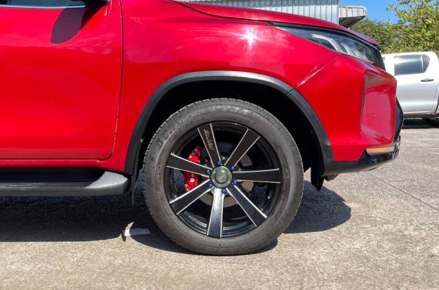 Fortuner 2.4 Legender Black Top (MY20) AT* - ภาพย่อที่ 11