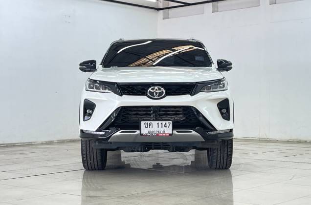 Fortuner 2.4 Legender Black Top (MY20) AT - ภาพย่อที่ 3