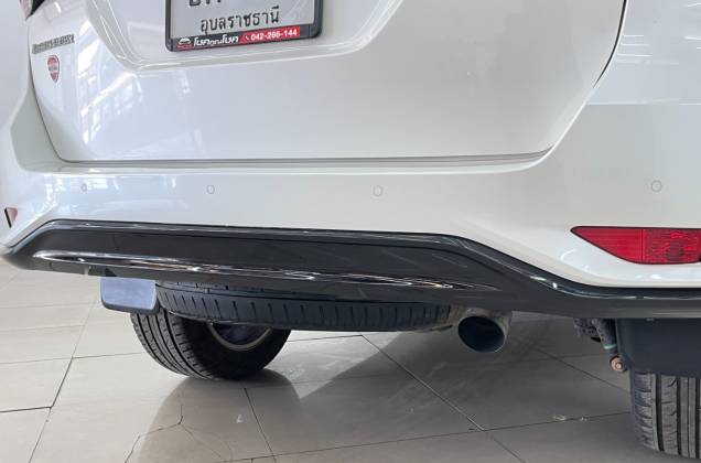 Fortuner 2.4 Legender Black Top (MY20) AT - ภาพย่อที่ 20