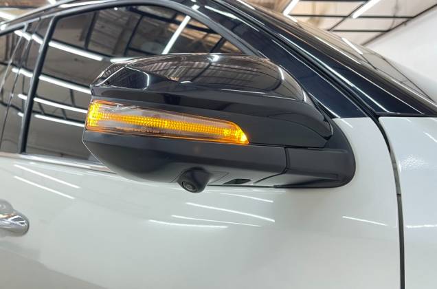 Fortuner 2.4 Legender Black Top (MY20) AT - ภาพย่อที่ 23