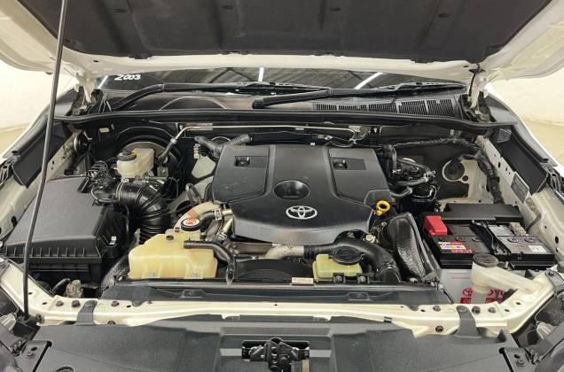 Fortuner 2.4 Legender Black Top (MY20) AT - ภาพย่อที่ 40