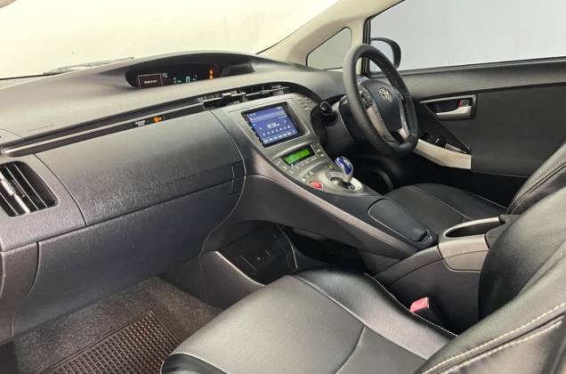 Prius 1.8 Top Option TRD Sportivo(MNC) Hybrid AT* - ภาพย่อที่ 33