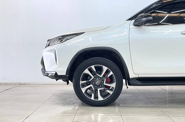 Fortuner 2.4 Legender Black Top (MY20) AT* - ภาพย่อที่ 36