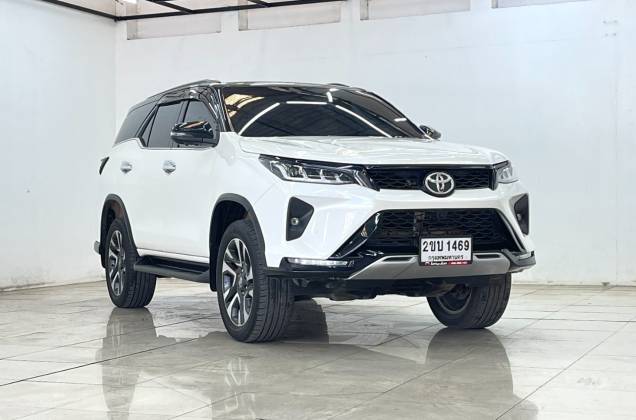 Fortuner 2.4 Legender Black Top (MY20) AT* - ภาพย่อที่ 32