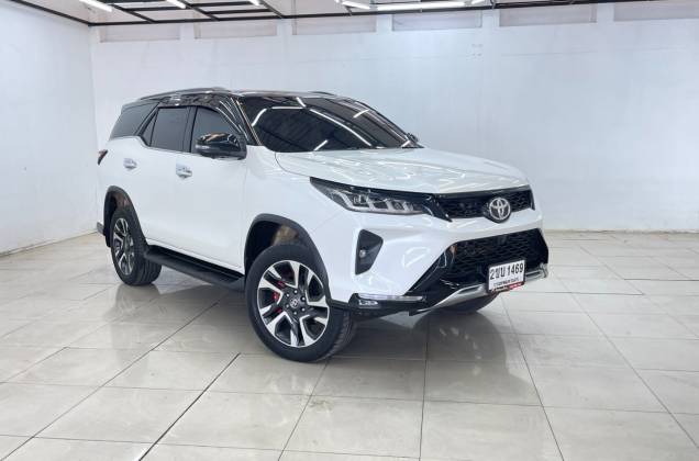 Fortuner 2.4 Legender Black Top (MY20) AT* - ภาพย่อที่ 34