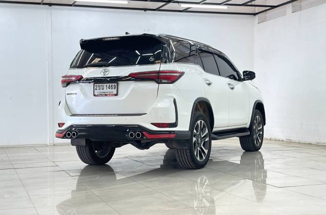 Fortuner 2.4 Legender Black Top (MY20) AT* - ภาพย่อที่ 39