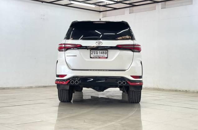 Fortuner 2.4 Legender Black Top (MY20) AT* - ภาพย่อที่ 40