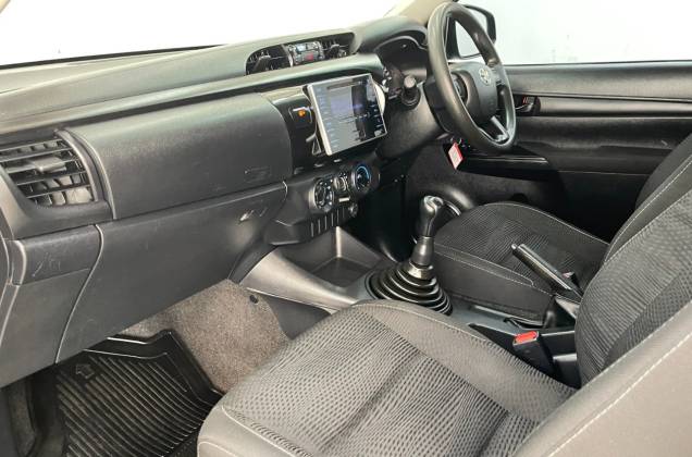 Hilux Revo Smart Cab 2.4 J Plus (MY18) MT - ภาพย่อที่ 29