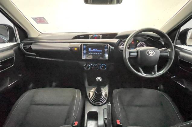 Hilux Revo Smart Cab 2.4 J Plus (MY18) MT - ภาพย่อที่ 32