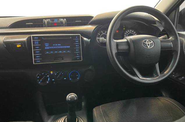 Hilux Revo Smart Cab 2.4 J Plus Z Edition (MY18) MT - ภาพย่อที่ 32