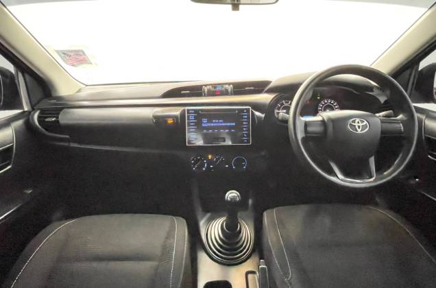 Hilux Revo Smart Cab 2.4 J Plus Z Edition (MY18) MT - ภาพย่อที่ 33
