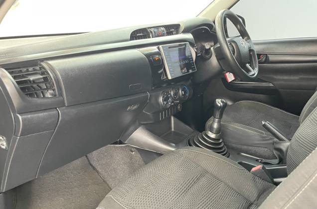 Hilux Revo Smart Cab 2.4 J Plus Z Edition (MY18) MT - ภาพย่อที่ 29