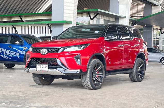 Fortuner 2.4 Legender Black Top (MY20) AT*