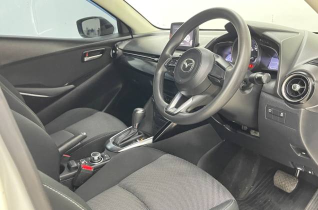 2 1.5 Skyactiv XD High Connect (MY17)  AT - ภาพย่อที่ 29